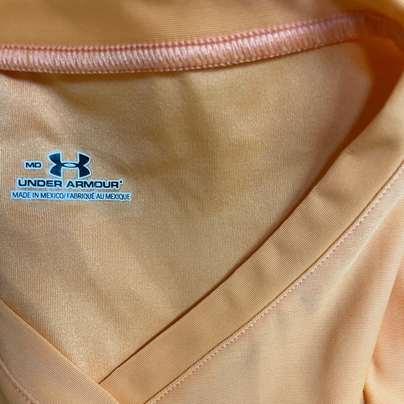 Underarmour HEAT GEAR shirt, lightly used. Great condition - Picture 3 of 5